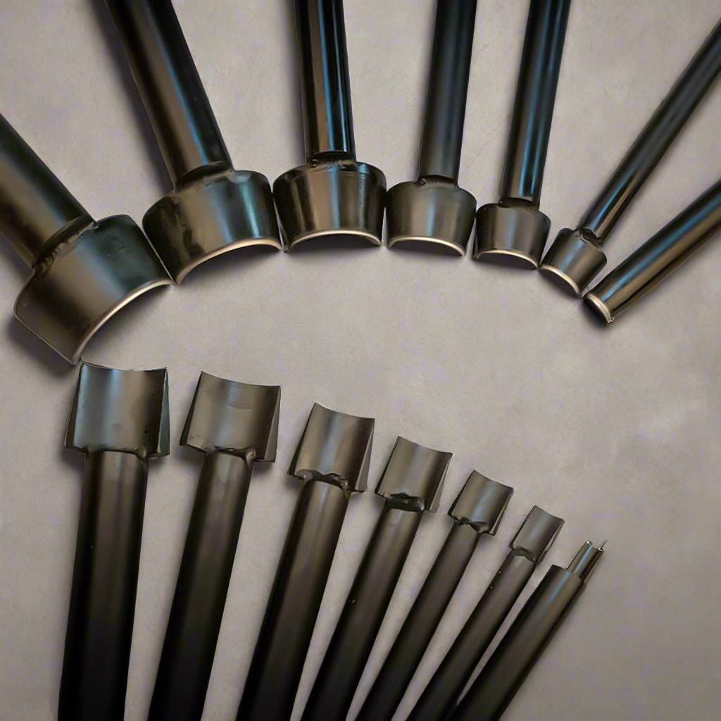 Corner punch tool